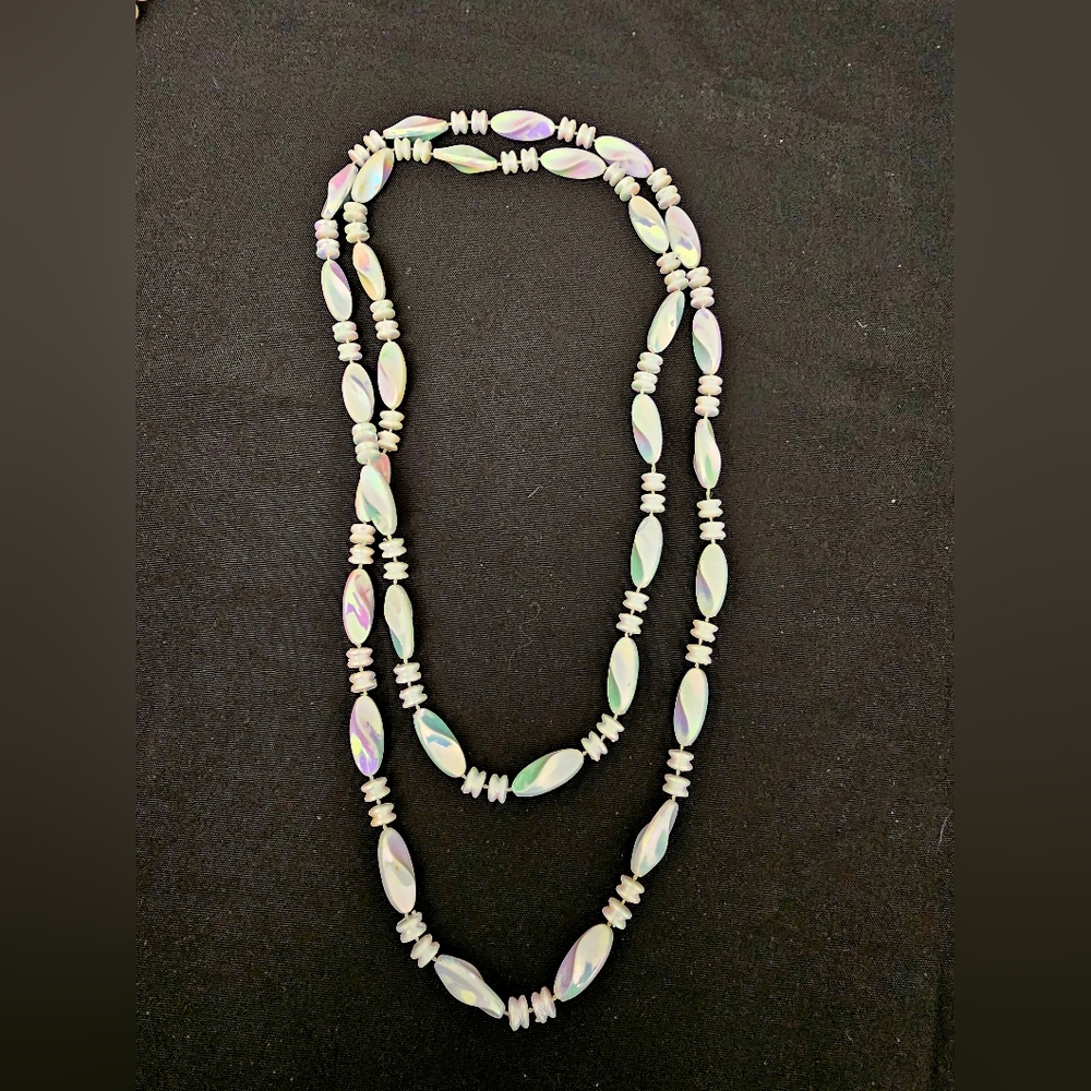 Vintage Pearlized Necklace